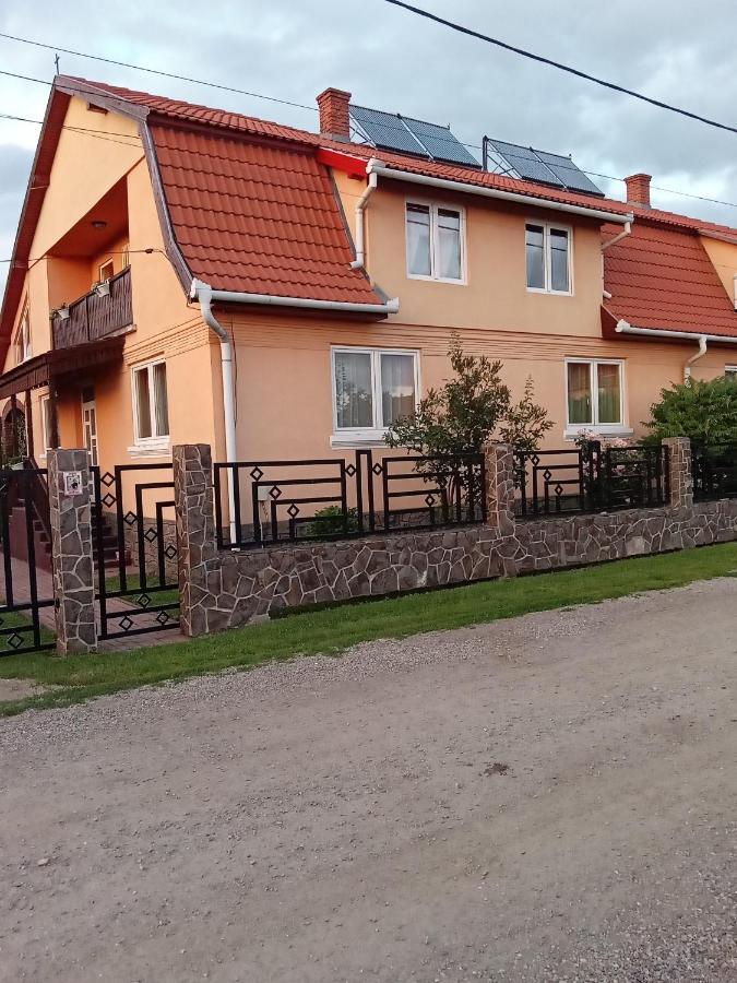 Отель Timi Kulcsoshaz Lazarea Экстерьер фото