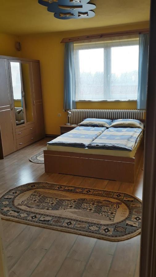 Отель Timi Kulcsoshaz Lazarea Экстерьер фото